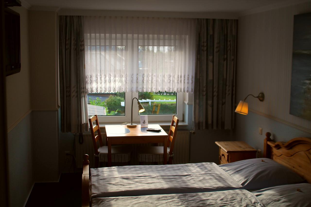 Karstens Gasthof Nordhastedt エクステリア 写真