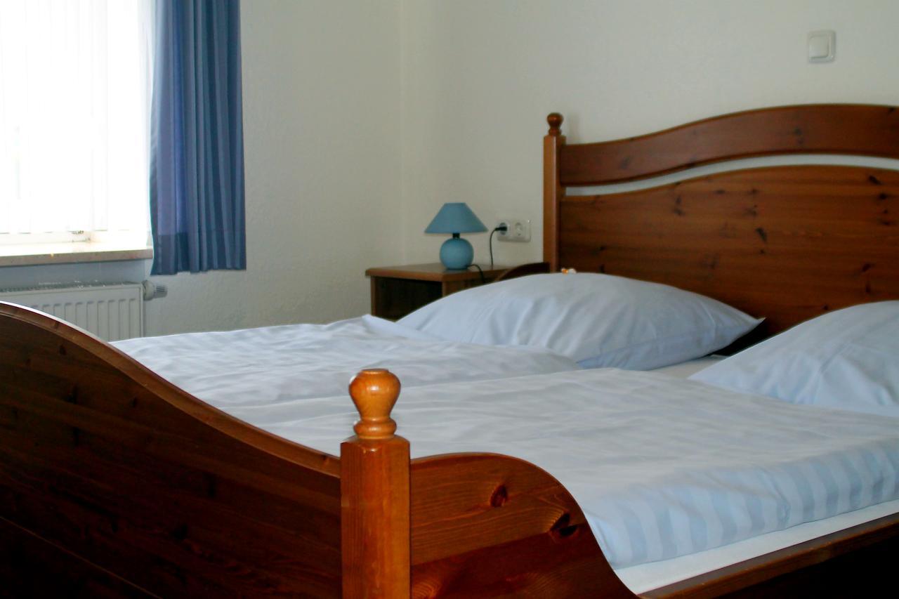 Karstens Gasthof Nordhastedt エクステリア 写真