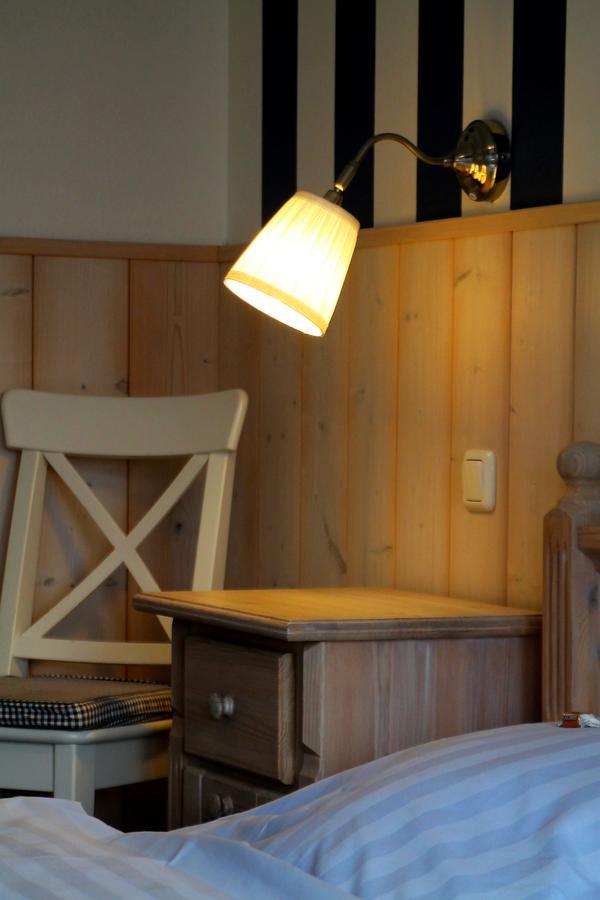 Karstens Gasthof Nordhastedt エクステリア 写真