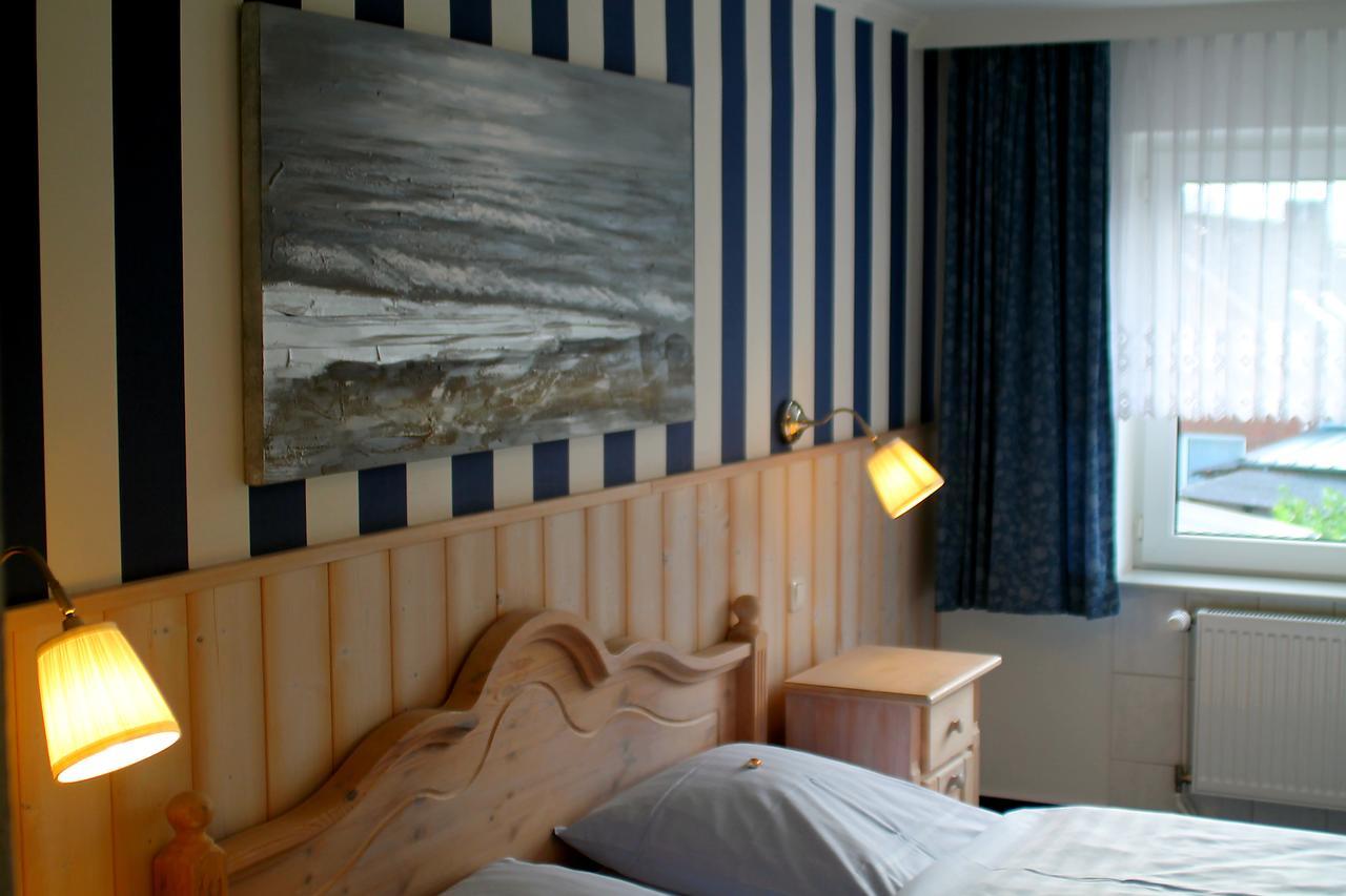 Karstens Gasthof Nordhastedt エクステリア 写真