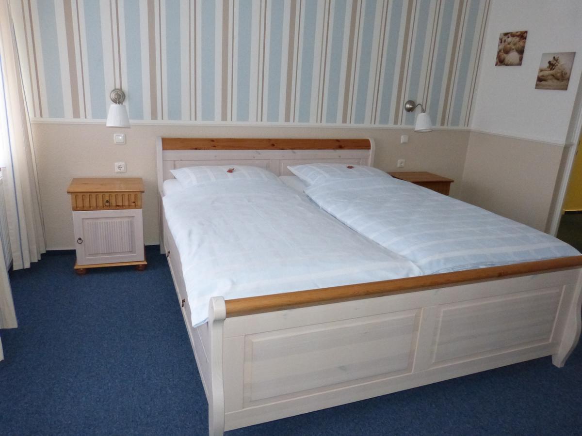 Karstens Gasthof Nordhastedt エクステリア 写真